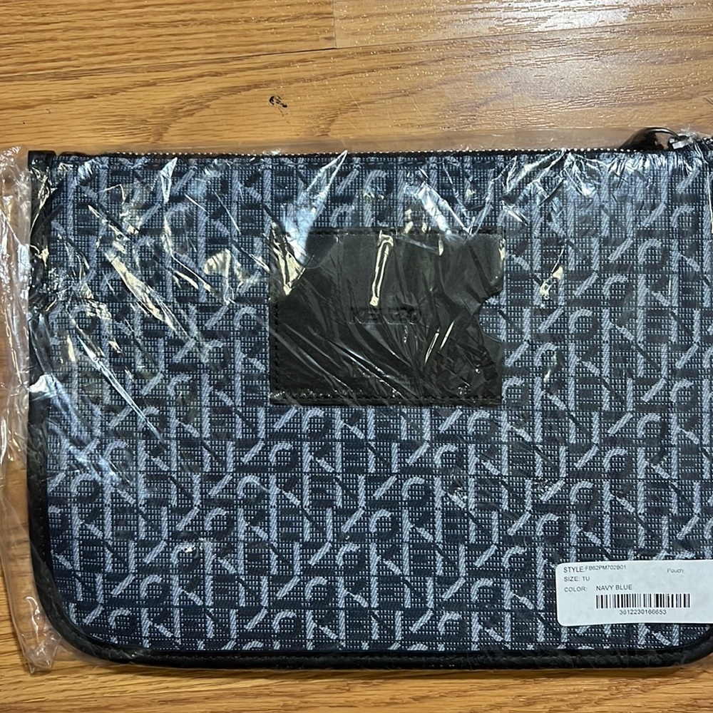 Kenzo navy blue pouch new with tag